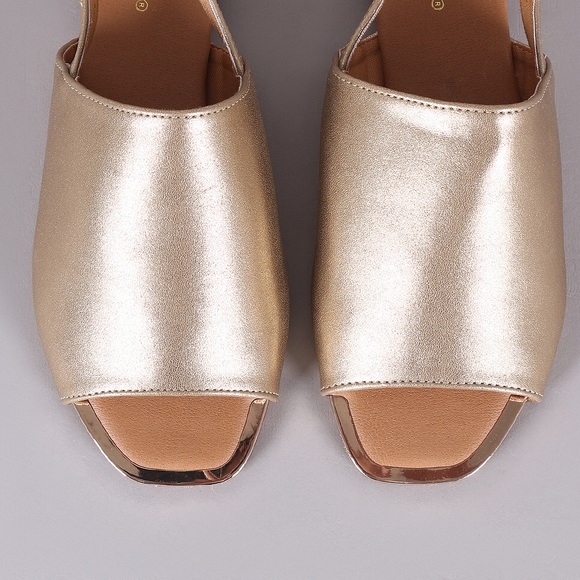 Gold sling back square sandals - Picture 7 of 8